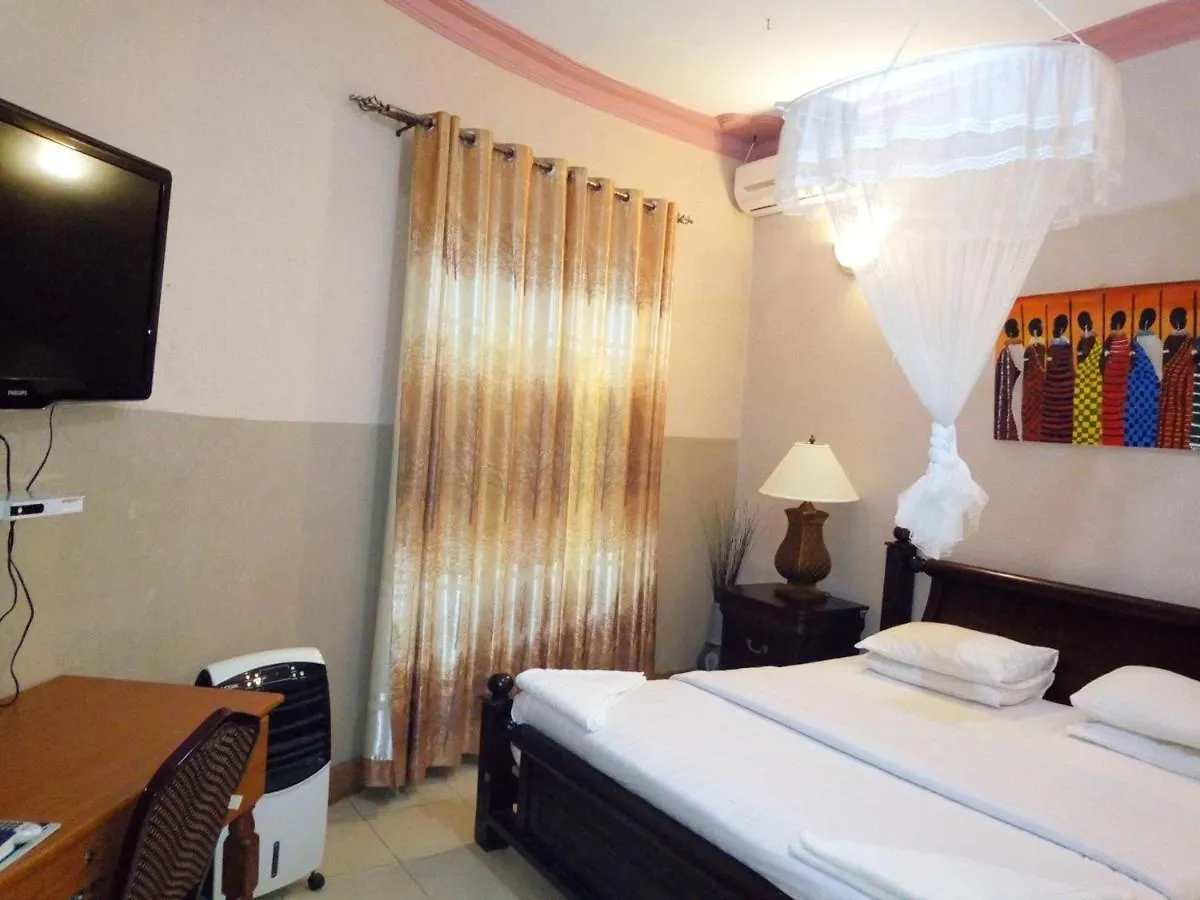 Peniel Beach Hotel Entebbe 3*,